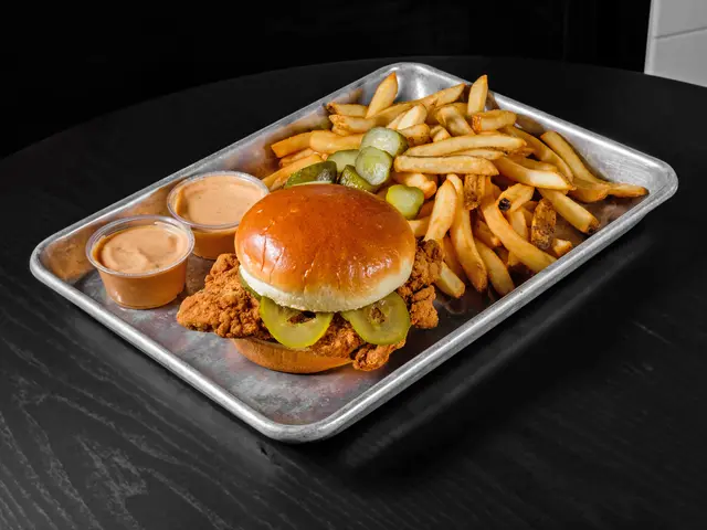Hot Chicken Burger